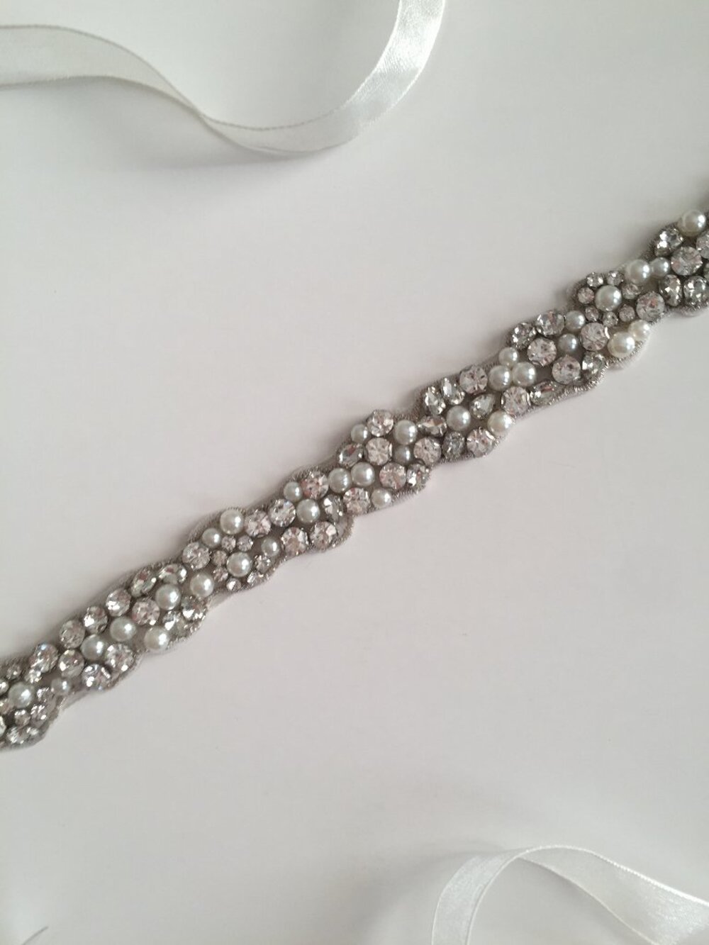 NWOT David's Bridal Pearl Crystal Cluster Sash Ribbon Waist Belt Hoco Bling - Picture 3 of 13